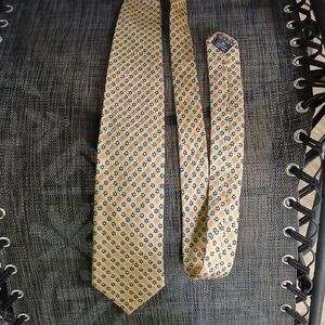 Patterned Yellow,‎ Gold, and Blue Tie. 100%silk